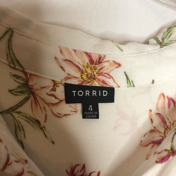Torrid Ivory Floral Crepe Short Sleeve Button Down Blouse Shirt Women’s 4X - Picture 5 of 7